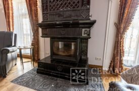 Камин с П-образной топкой в облицовке "Бристоль" в цвете Черная ночь